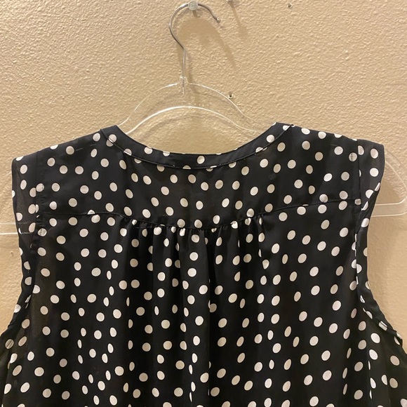 Loft Women’s Polka Dot Sleeveless Button Down Vneck Black/White Blouse Size M - Picture 7 of 9